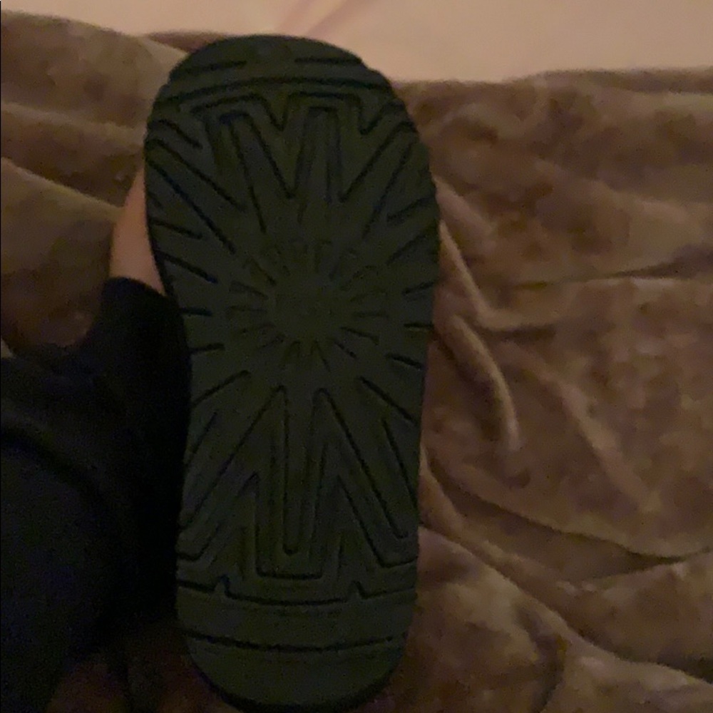 ugh classic slippers - Picture 5 of 8